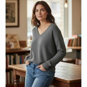 Old Navy Sweater V-Neck Solid Gray Long Sleeve Women's Size Small EUC